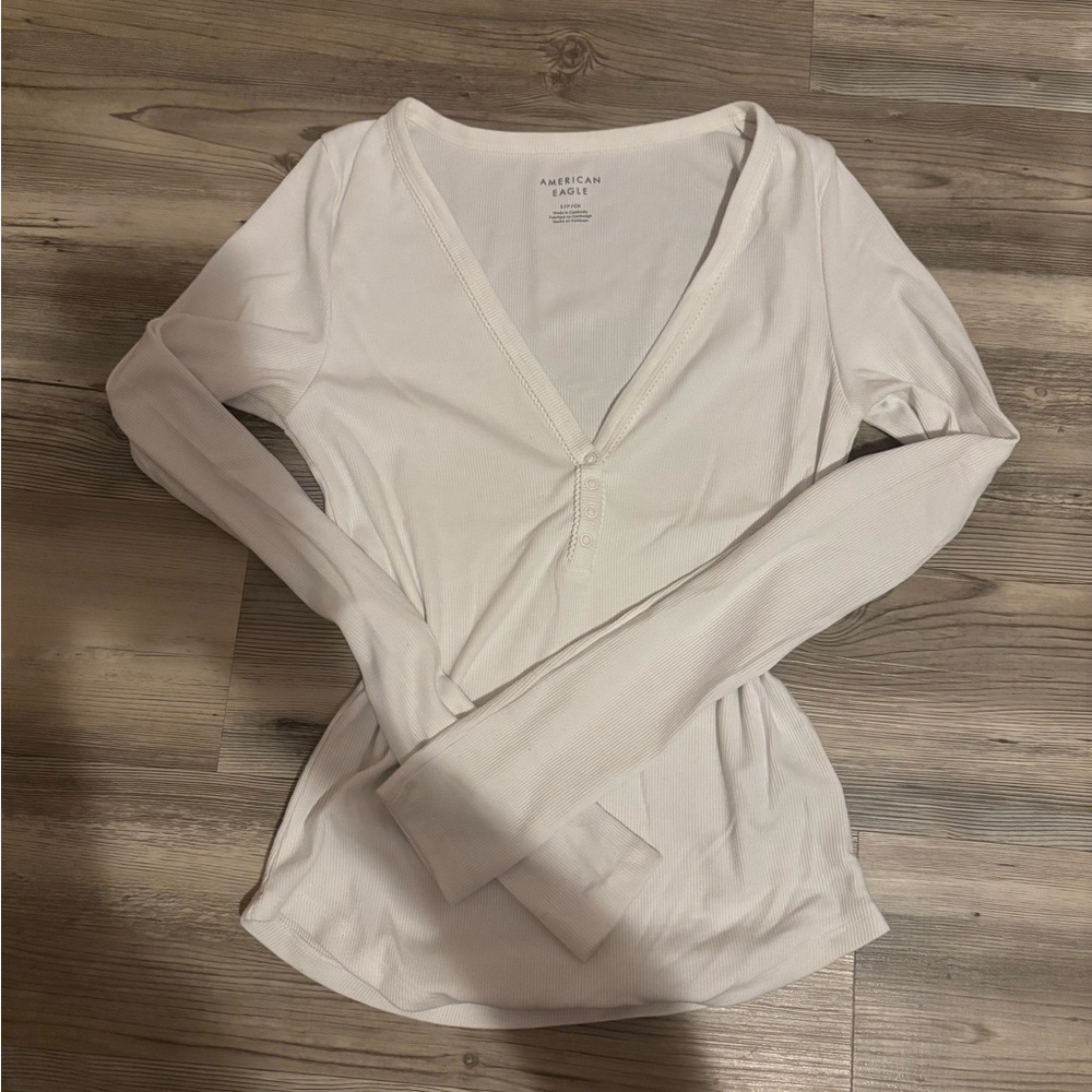 American Eagle Outfitters White Long Sleeve Tee
